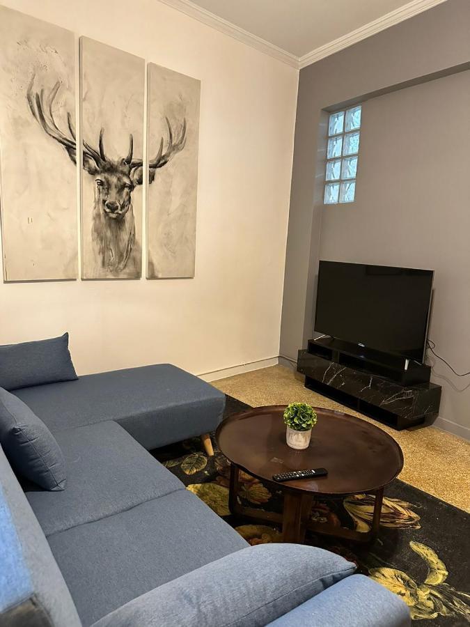 Cozy Apartment At Gazi Square Aten Exteriör bild