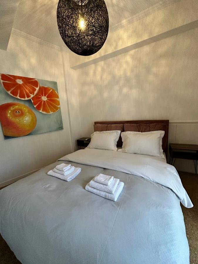 Cozy Apartment At Gazi Square Aten Exteriör bild