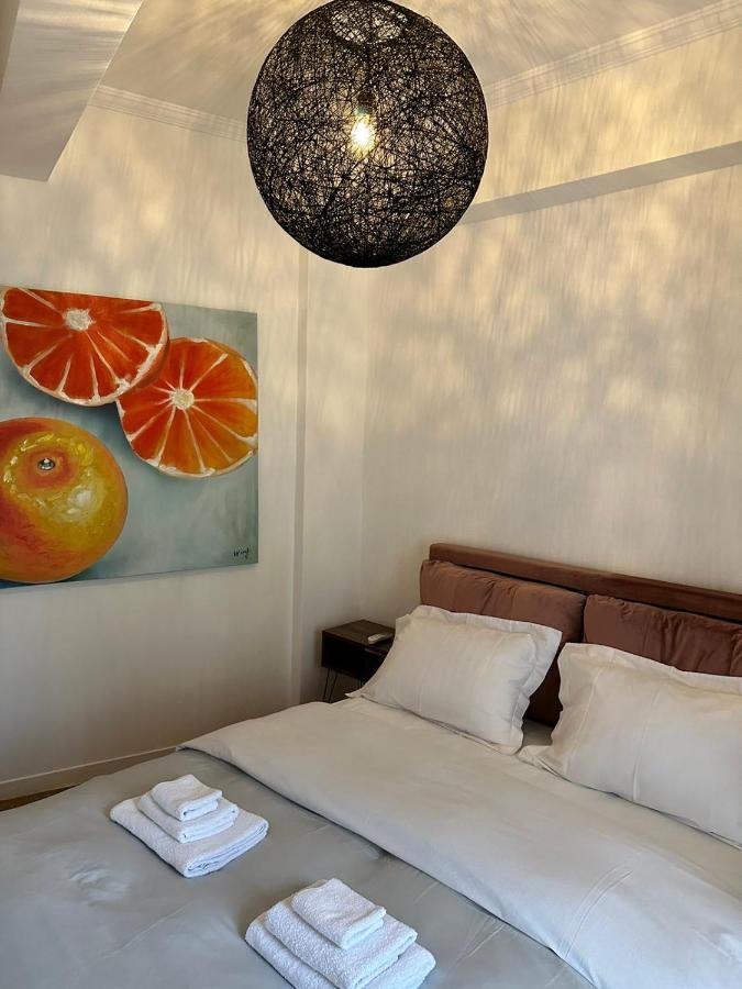 Cozy Apartment At Gazi Square Aten Exteriör bild