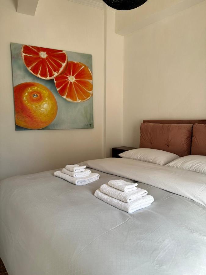 Cozy Apartment At Gazi Square Aten Exteriör bild